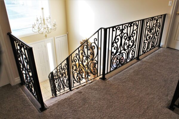 Classic Iron Railings - Image 3